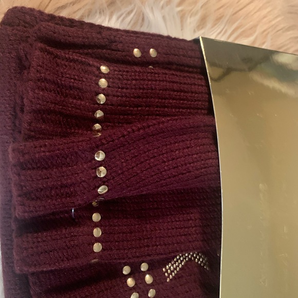 MICHAEL KORS HAT AND SCARF SET. - Picture 3 of 4